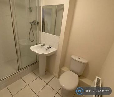 3 bedroom semi-detached house to rent - Photo 6