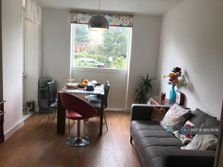 3 bedroom maisonette to rent - Photo 3