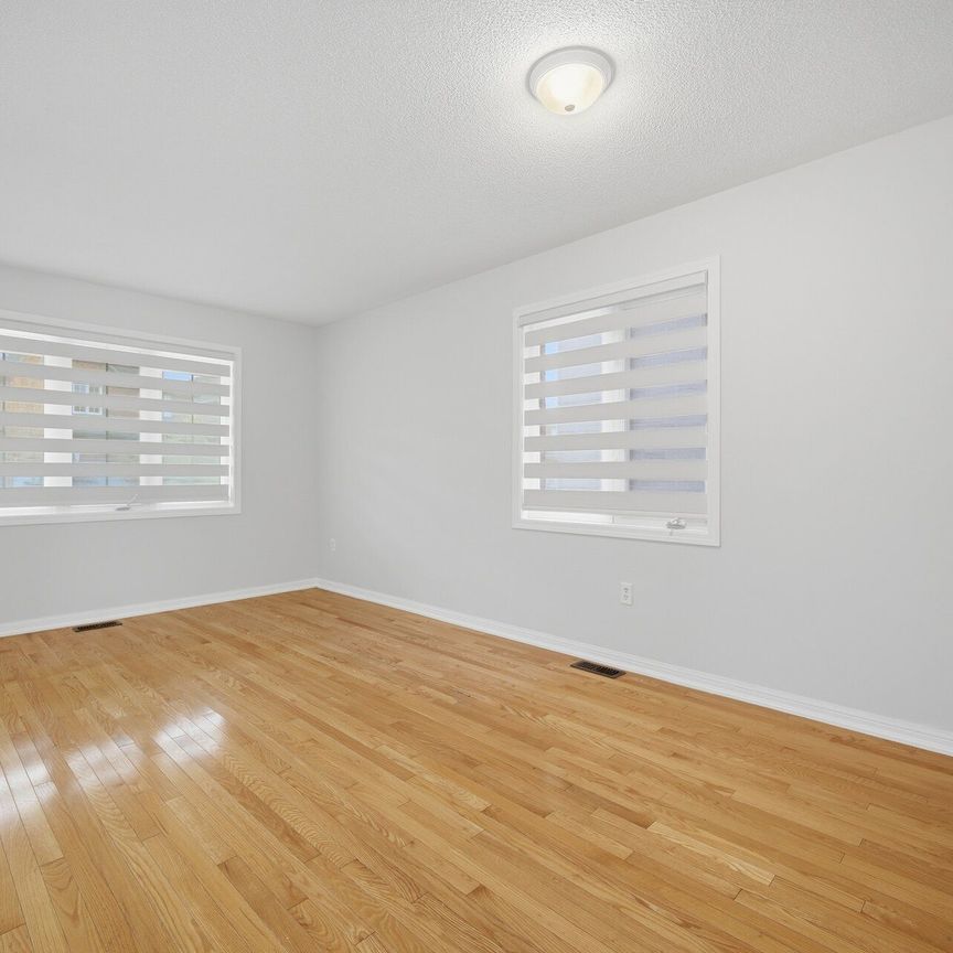 For Lease - 668 Caldwell Crescent, Milton, Ontario - Photo 1