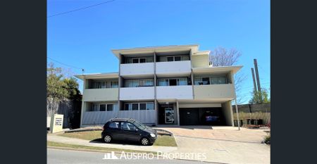 Spacious Studio - Water Bill Included - No Pets Allowed - Photo 5