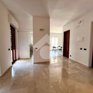 5 locali in affitto - Photo 2