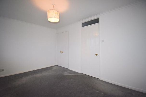 Webb Close, Chineham - Photo 1