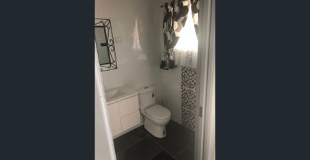 Furnished 2 bedroom duplex - Photo 4