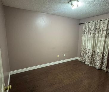 For Lease - 122 Olympia Crescent, Brampton, Ontario - Photo 3