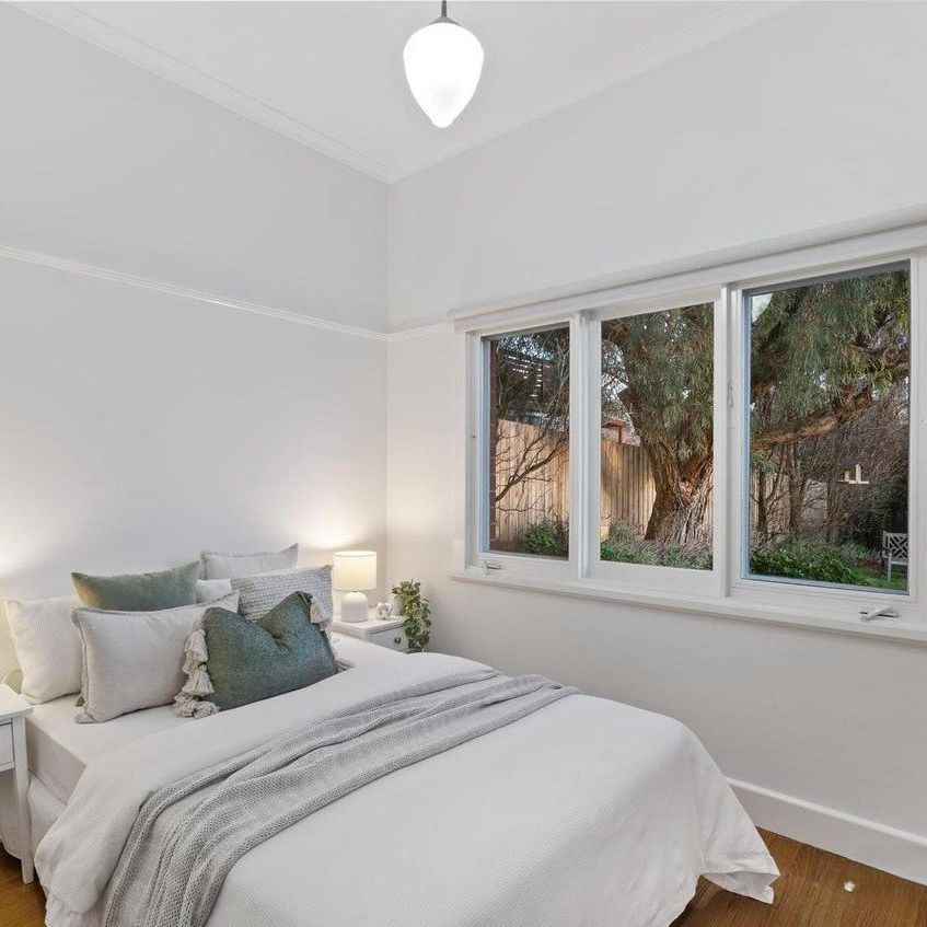 Thinking of selling? Contact our agent - Photo 1