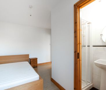 LLewellyn Close, Dublin 16, D16 FT68 - Photo 1