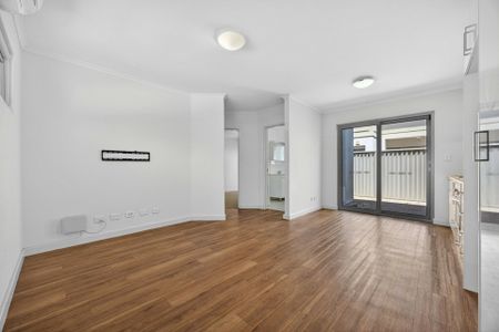 Easy Care Low Maintenance Unit in Erskine! - Photo 2