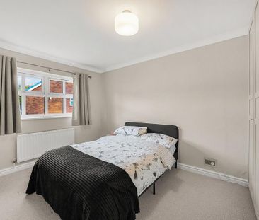 3 bedroom semi-detached house to rent - Photo 4