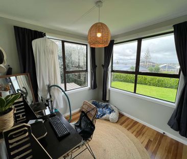 Spacious Mount Wellington Home - Photo 4