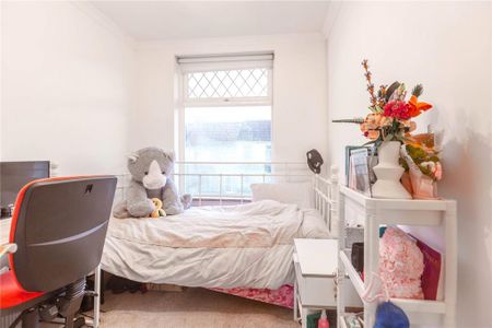 5 bedroom end of terrace house to rent - Photo 3