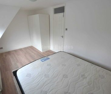 Price £2,000 pcm - Available Now - Part Furnished - Photo 2