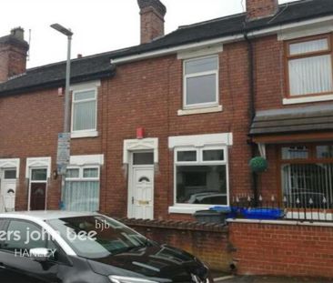 2 bedroom end of terrace house to rent - Photo 2