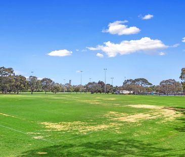 Furnished 1-Bedroom Apartment in Shenton Park - Photo 6