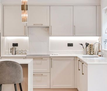 4 bedroom semi-detached house to rent - Photo 6