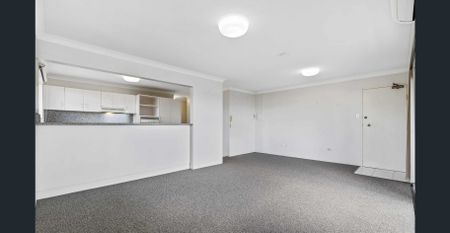 VIBRANT WEST END LIVING - Photo 4