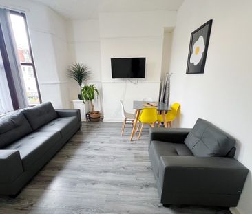 Room in a Shared House, Chirkdale Street, L4 - Photo 2