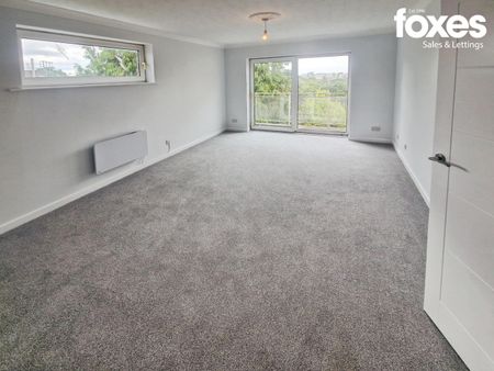 2 bed flat to rent in South View, 24 St. Valerie Road, Bournemouth, Dorset, BH2 6PJ - Photo 5
