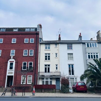 Richmond Place, Brighton - Photo 1