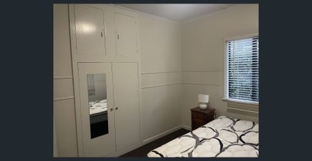 Fully Furnished East Toowoomba Unit! - Available February - Photo 4