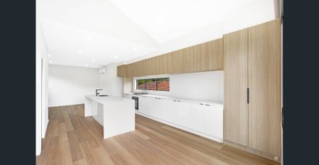 STREET FRONTAGE MODERN TOWNHOUSE - Photo 5