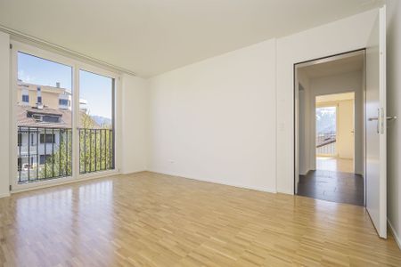 light-flooded, modern apartment in a great location in Thun - Foto 3