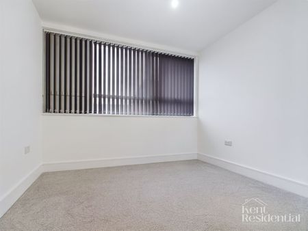 2 bed flat to rent in Miller Heights, Maidstone, ME15 - Photo 5