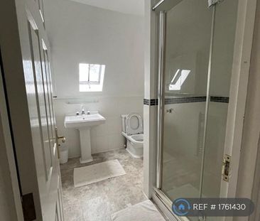 1 bedroom in a house share to rent - Photo 5