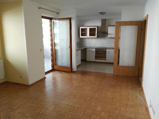 Mietwohnung 2 Zimmer mit Balkon und Tiefgarage - Photo 1