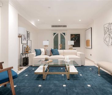 A five bedroom townhouse of approximately 3,170 square feet. - Photo 6