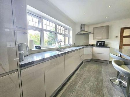 Ardleigh Green Road, Hornchurch, RM11 - Photo 4