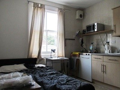 SELF CONTAIN STUDIO FLAT TO LET IN HOLLOWAY, LONDON N7. DSS CONSIDERED - Photo 1