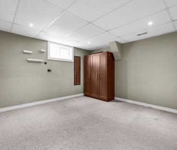 For Lease - 368 Upper Kenilworth Avenue, Hamilton, Ontario - Photo 1