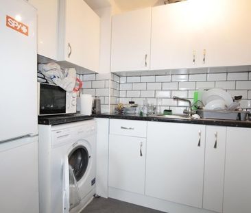 Room in a Shared Flat, Dethick Court, E3 - Photo 6