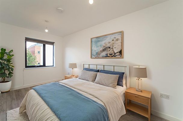 Greenwood Terrace, Salford - Photo 1