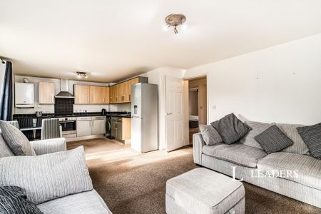 2 bedroom flat to rent - Photo 2