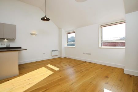 2 bedroom flat to rent - Photo 3