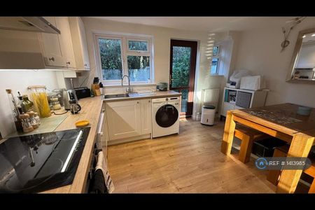 2 bedroom terraced house to rent - Photo 5
