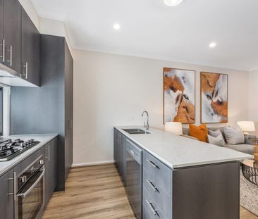 Stunning As-New Townhouse Close to Sand & Sea - Photo 3