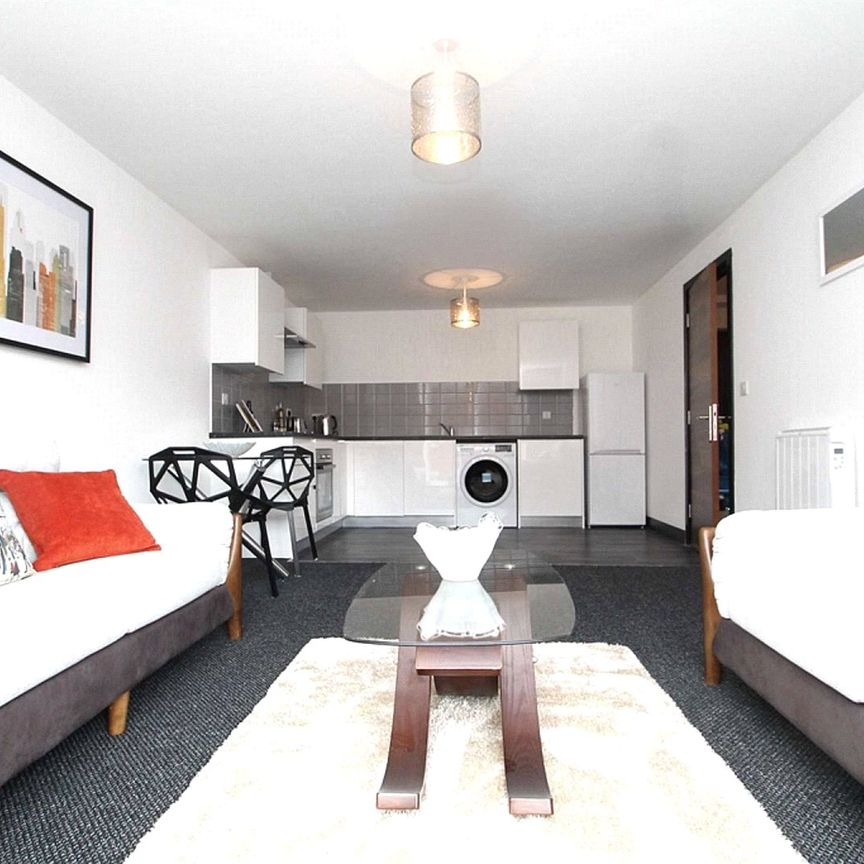 San Court, 25-33 Wilmslow Road, Rusholme, M14 5EB - Photo 1