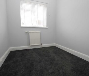 3 bed Semi Detached for rent - Photo 3