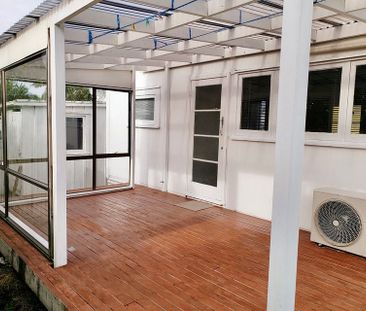 Fully Self Contained detached Sunny aspect - Photo 6