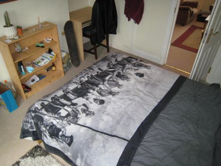 4 bedroom terraced house to rent - Photo 4