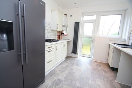 Menzies Road, Glasgow, G21 - Photo 4