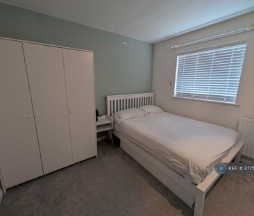 1 bedroom in a house share to rent - Photo 4