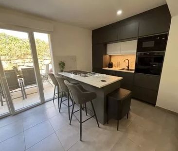 Location Maison 4 pièces 94 m2 à Sanary-sur-Mer - Photo 2