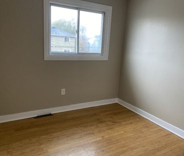 4 Roleika Drive – 3 BR + DEN, 1.5 BATHROOMS DARTMOUTH DUPLEX AVAILA... - Photo 3