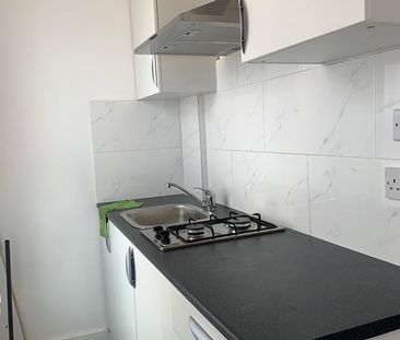 Studio Flat, Heron Mews, IG1 - Photo 5