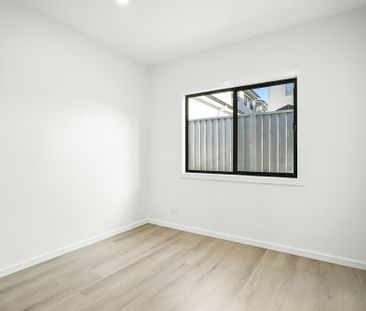 11B Edna Avenue, Toongabbie NSW 2146 - Studio For Rent | Domain - Photo 1