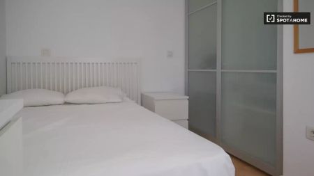 1-bedroom apartment for rent in Madrid - Photo 4