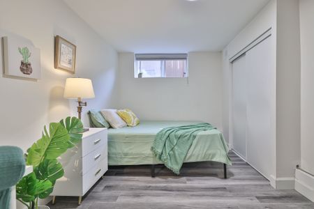 For Lease - 5 Sorauren Avenue Unit# 1, Toronto, Ontario - Photo 5